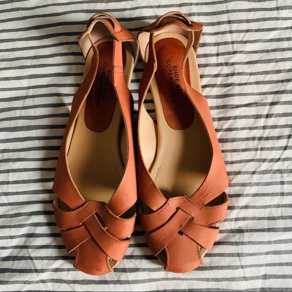 Shoebiz Copenhagen leather sandals flat | size 10 - Picture 6 of 6